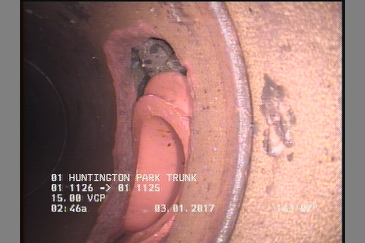 Tap Break-In, at 02 o'clock, -, within 8 inches of joint: NO, 6"