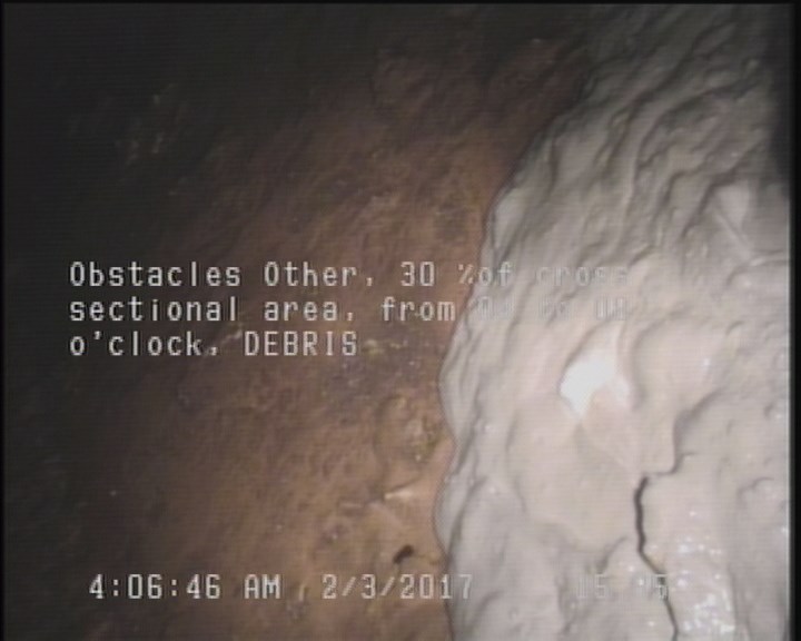 Obstacles Other, 30 %of cross sectional area, from 04 to 08 o'clock - DEBRIS