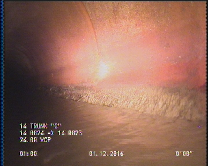 Deposits Attached Grease, 5 %of cross sectional area, from 04 to 08 o'clock, , within 8 inches of joint: YES, Start