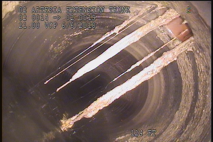Deposits Settled Other, 5 %of cross sectional area, from 12 to 06 o'clock, , within 8 inches of joint: NO - HANGING DEBRIE