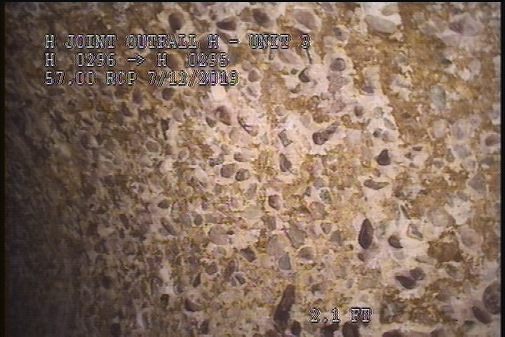 Surface Aggregate Projecting, from 07 to 05 o'clock, within 8 inches of joint: YES