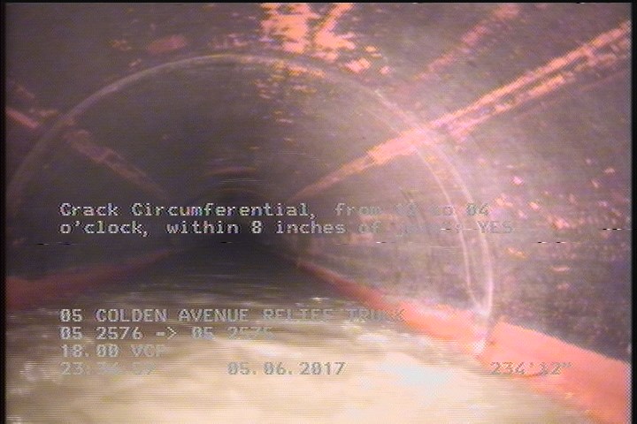 Crack Circumferential, from 12 to 04 o'clock, within 8 inches of joint: YES