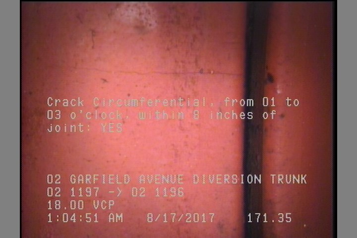 Crack Circumferential, from 01 to 03 o'clock, within 8 inches of joint: YES