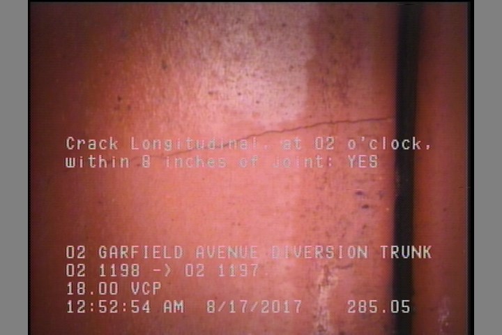 Crack Longitudinal, at 02 o'clock, within 8 inches of joint: YES