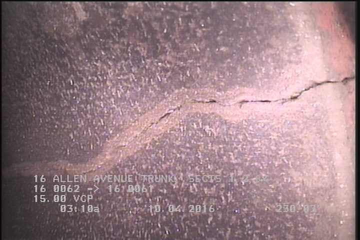 Crack Longitudinal, at 12 o'clock, within 8 inches of joint: YES, Start