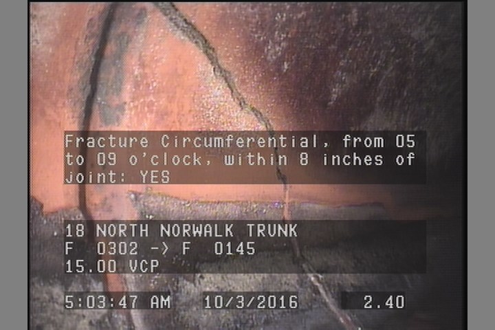 Fracture Circumferential, from 05 to 09 o'clock, within 8 inches of joint: YES