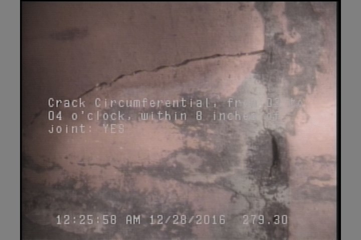 Crack Circumferential, from 03 to 04 o'clock, within 8 inches of joint: YES