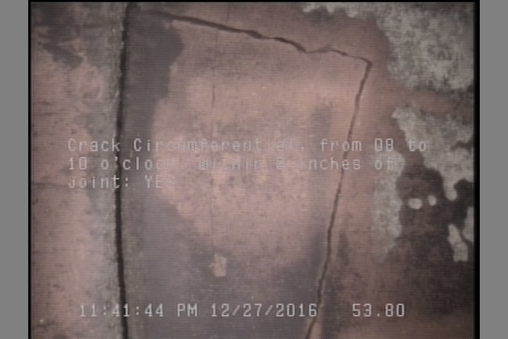 Crack Circumferential, from 08 to 10 o'clock, within 8 inches of joint: YES