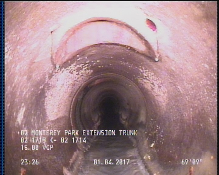 Tap Break-In Intruding, at 12 o'clock, -, #v, within 8 inches of joint: NO, 6", 1"