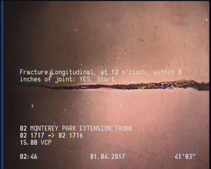 Fracture Longitudinal, at 12 o'clock, within 8 inches of joint: YES, Start