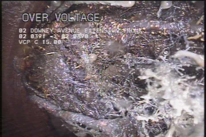 Tap Factory Made Defective, at 02 o'clock, -, within 8 inches of joint: YES, 6" - ACTIVE-90% ROOTS