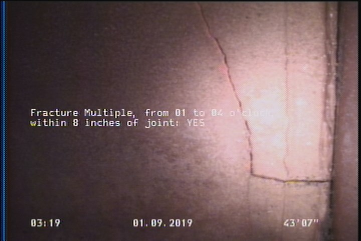 Fracture Multiple, from 01 to 04 o'clock, within 8 inches of joint: YES