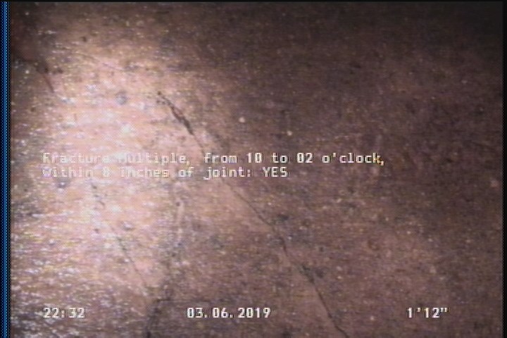 Fracture Multiple, from 10 to 02 o'clock, within 8 inches of joint: YES