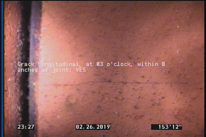 Crack Longitudinal, at 03 o'clock, within 8 inches of joint: YES