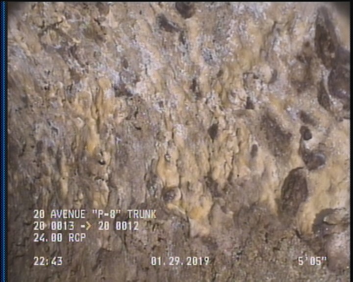 Surface Aggregate Projecting, from 08 to 04 o'clock, within 8 inches of joint: YES, Start