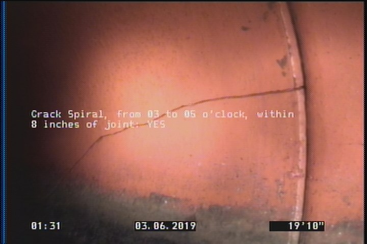 Crack Spiral, from 03 to 05 o'clock, within 8 inches of joint: YES