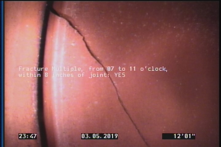 Fracture Multiple, from 07 to 11 o'clock, within 8 inches of joint: YES