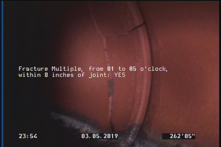 Fracture Multiple, from 01 to 05 o'clock, within 8 inches of joint: YES