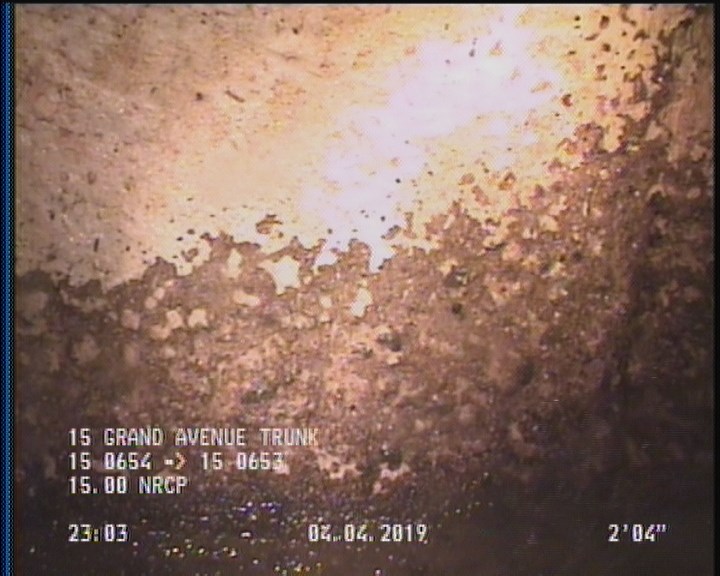 Surface Aggregate Projecting, from 08 to 04 o'clock, within 8 inches of joint: YES, Start