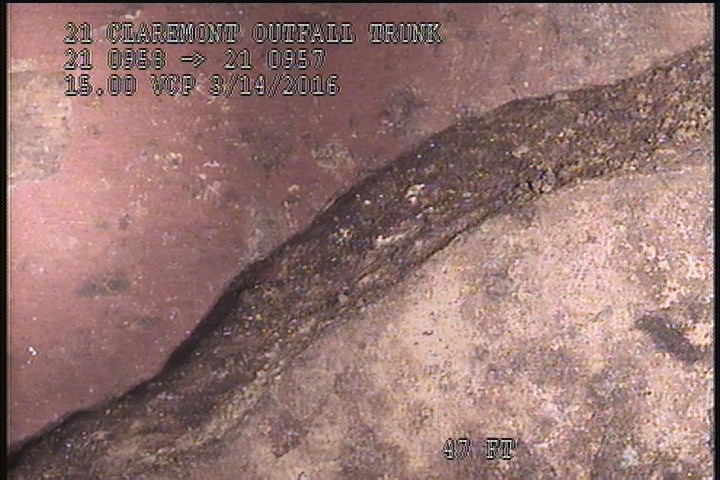 Broken Soil Visible, from 04 to 08 o'clock, within 8 inches of joint: YES - SEVERE