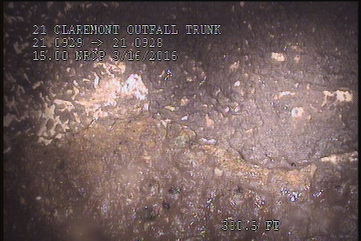 General Observation - ROACHES INSIDE THE MH.