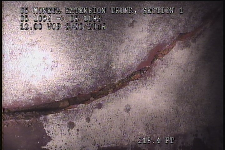 Broken Soil Visible, from 11 to 04 o'clock, within 8 inches of joint: YES - SOIL VISIBLE-MODERATE FRACTURE