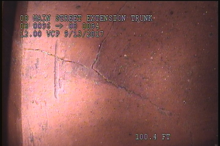 Fracture Multiple, from 08 to 11 o'clock, within 8 inches of joint: YES