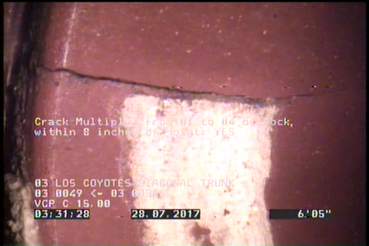 Crack Multiple, from 01 to 04 o'clock, within 8 inches of joint: YES