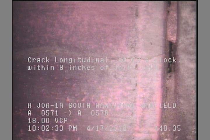Crack Longitudinal, at 03 o'clock, within 8 inches of joint: YES