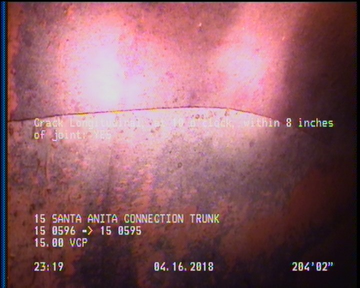 Crack Longitudinal, at 10 o'clock, within 8 inches of joint: YES
