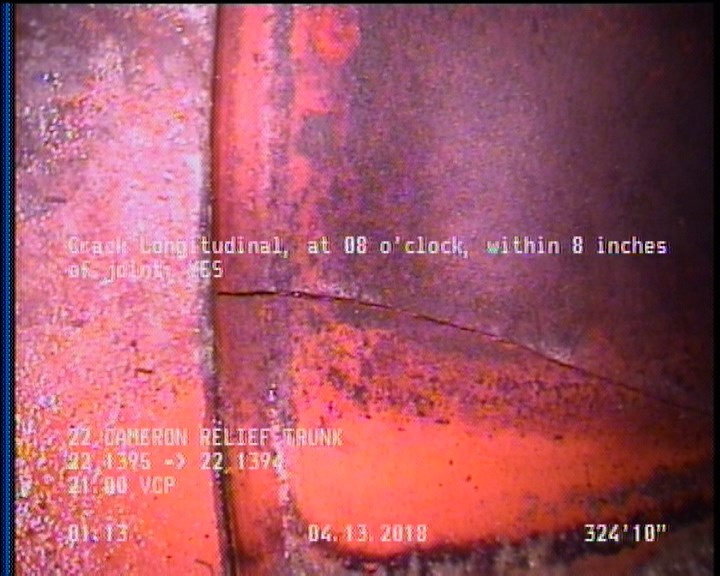 Crack Longitudinal, at 08 o'clock, within 8 inches of joint: YES
