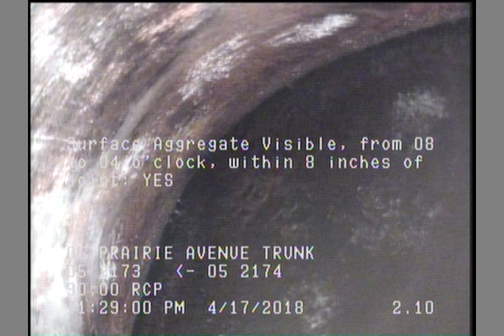 Surface Aggregate Visible, from 08 to 04 o'clock, within 8 inches of joint: YES