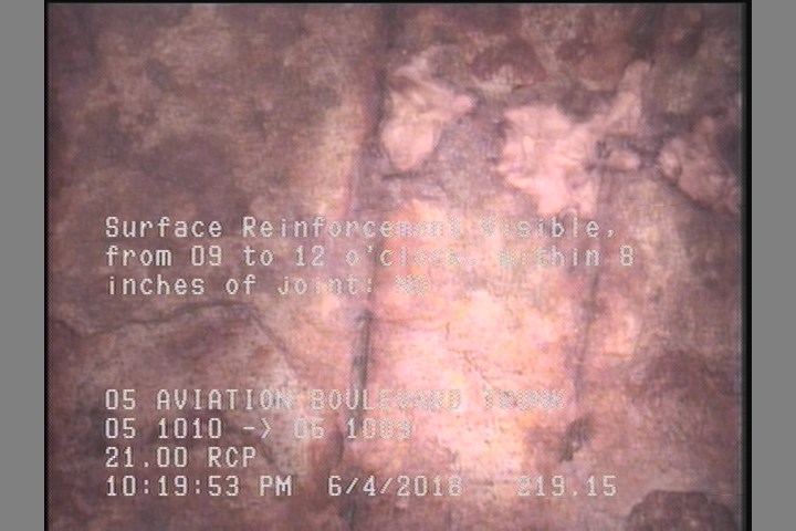 Surface Reinforcement Visible, from 09 to 12 o'clock, within 8 inches of joint: NO