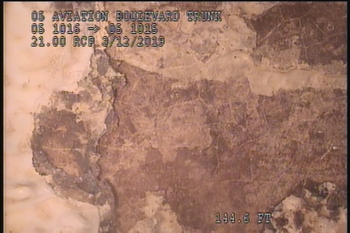 Surface Spalling, from 11 to 01 o'clock, within 8 inches of joint: NO - PEELING CONCRETE