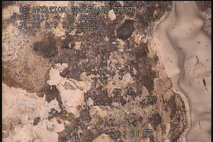 Surface Aggregate Visible, from 11 to 01 o'clock, within 8 inches of joint: NO - SEVERE AGG SPORATIC