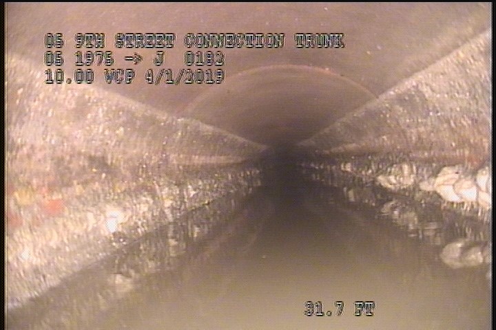 Deposits Attached Grease, 10 %of cross sectional area, from 02 to 10 o'clock, , within 8 inches of joint: YES, Start