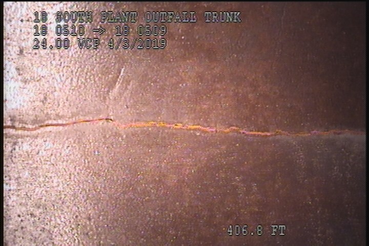 Fracture Longitudinal, at 12 o'clock, within 8 inches of joint: YES - SLIGHT JOINT TO JOINT LONGER
