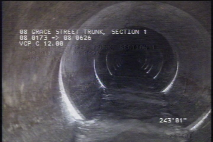 Joint Offset (SLIGHT) - SLIGHT OFFSET JOINTS THROUGHOUT REACH BOTTOM OF PIPE