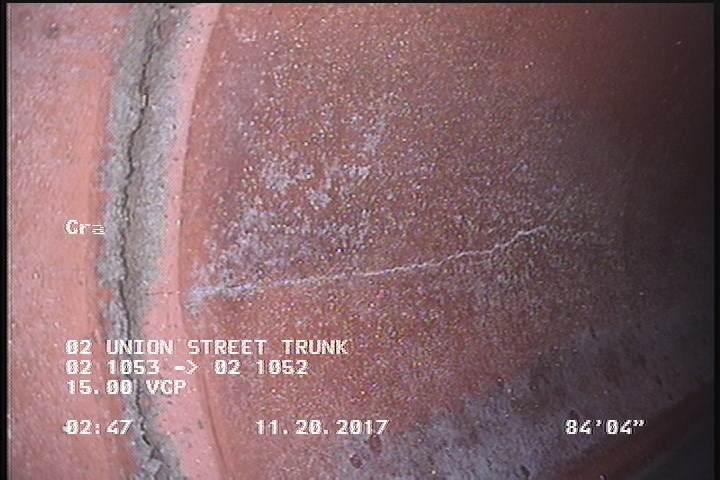Crack Longitudinal, at 09 o'clock, within 8 inches of joint: YES