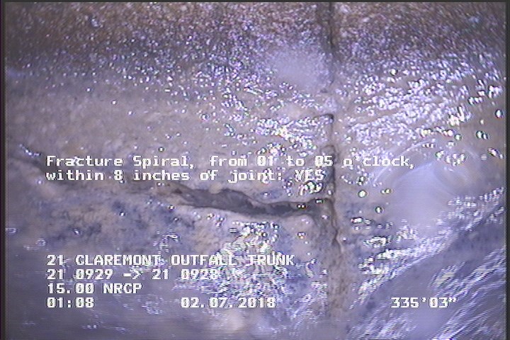 Fracture Spiral, from 01 to 05 o'clock, within 8 inches of joint: YES