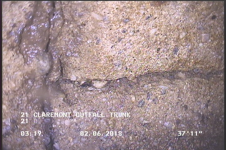 Fracture Multiple, from 08 to 04 o'clock, within 8 inches of joint: YES, Start