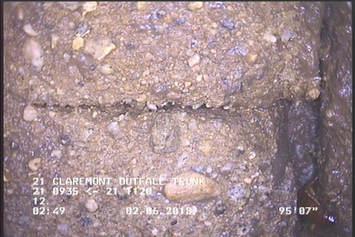 Fracture Multiple, from 08 to 04 o'clock, within 8 inches of joint: YES, Start