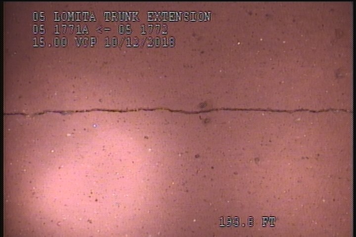 Fracture Longitudinal, at 12 o'clock, within 8 inches of joint: YES, Start - SL