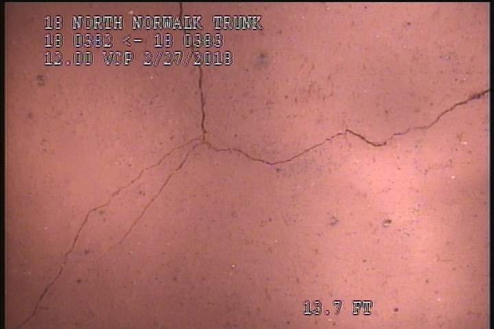 Fracture Multiple, from 08 to 04 o'clock, within 8 inches of joint: YES - SL