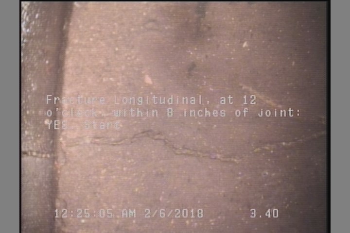 Fracture Longitudinal, at 12 o'clock, within 8 inches of joint: YES, Start