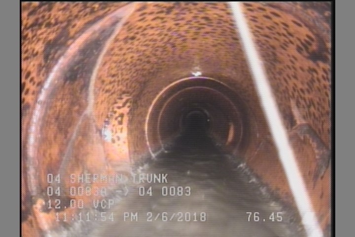 Fracture Multiple, from 07 to 05 o'clock, within 8 inches of joint: YES - SOIL VISIBLE