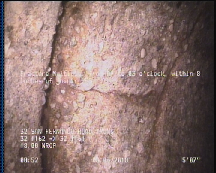 Fracture Multiple, from 09 to 03 o'clock, within 8 inches of joint: YES