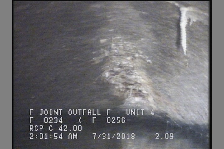 Surface Aggregate Projecting, from 09 to 03 o'clock, within 8 inches of joint: YES