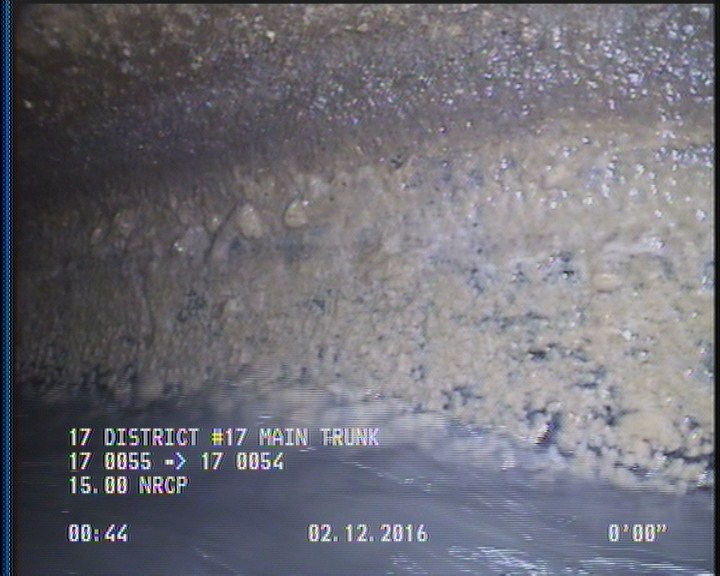 Deposits Attached Grease, 5 %of cross sectional area, from 04 to 08 o'clock, , within 8 inches of joint: YES, Start