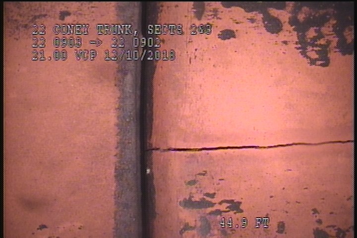 Crack Longitudinal, at 12 o'clock, within 8 inches of joint: YES